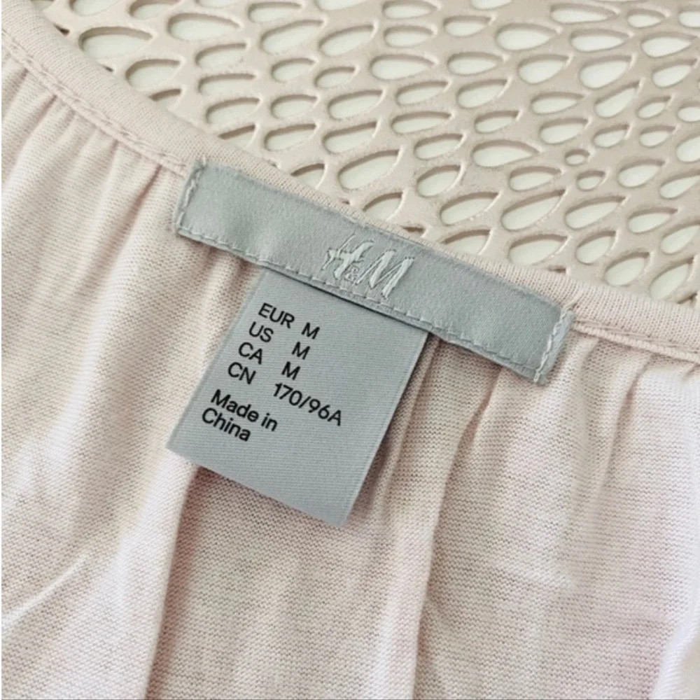 H&M Flowy Top - Picture 4 of 4